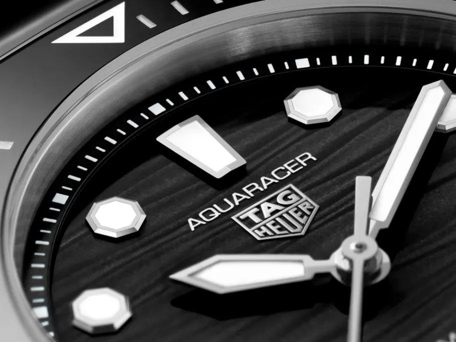 Shop TAG Heuer Aquaracer Professional 300 Date