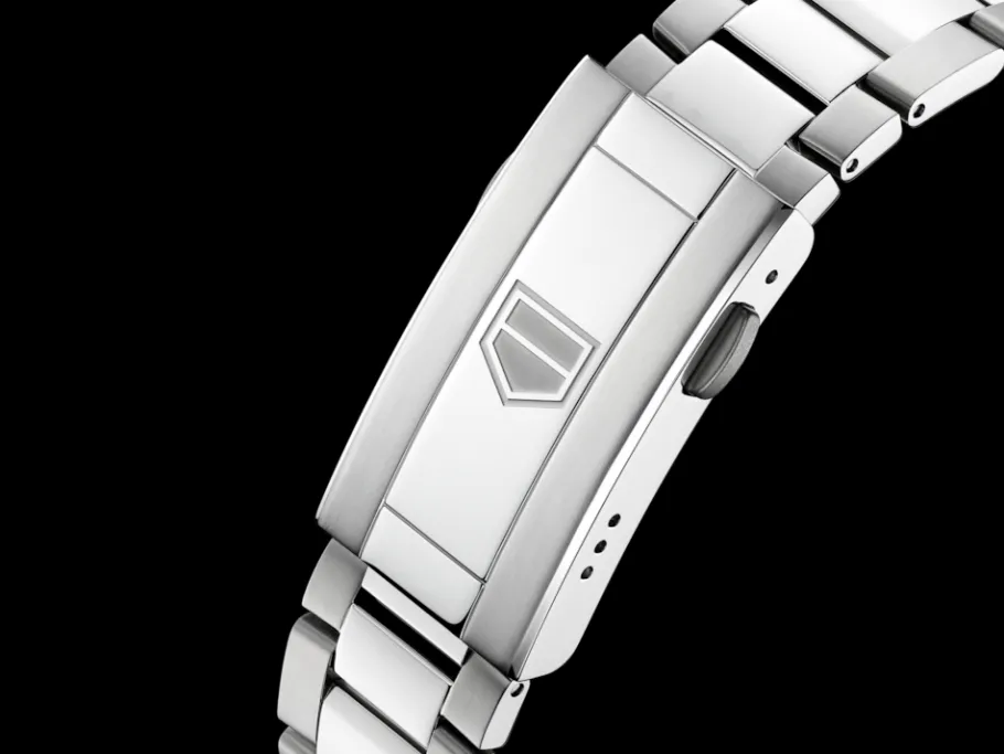 Shop TAG Heuer Aquaracer PROFESSIONAL 200 SOLARGRAPH
