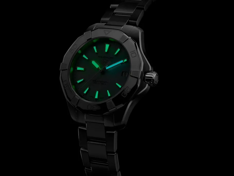 New TAG Heuer Aquaracer PROFESSIONAL 200 SOLARGRAPH